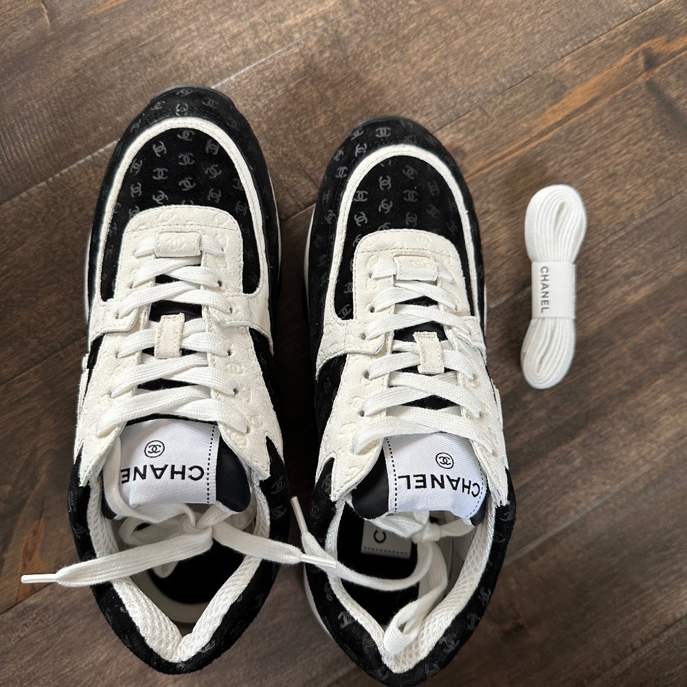 Chanel cc sneakers